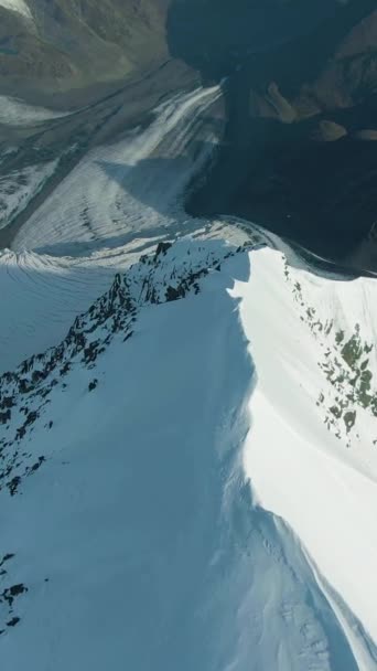 Сніговий Вершина Хребет Високої Гори Європейських Альпах Сонячний День Вид — стокове відео