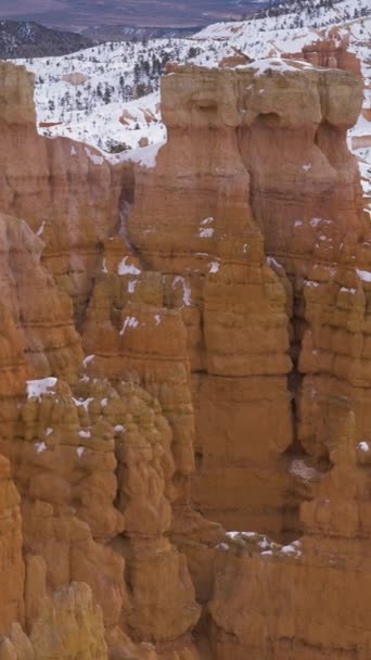 Bryce Canyon Hoodoos Invierno Utah Estados Unidos Panorámica Vídeo Vertical — Vídeos de Stock