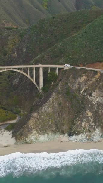 Bixby Creek Bridge Pacific Coast Highway Ocean Big Sur Californië — Stockvideo