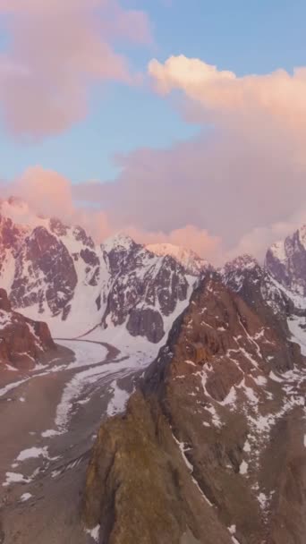 Montañas Tian Shan Atardecer Hiper Lapso Aéreo Lapso Tiempo Drone — Vídeo de stock