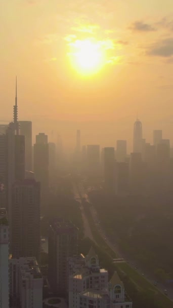 Силуэт Шенгена Urban Skyline Misty Morning Небоскрёбы Района Футянь Китай — стоковое видео