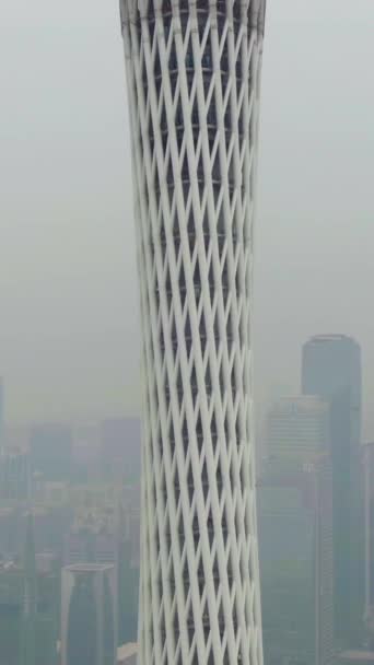 Guangzhou Mart 2018 Canton Tower City Skyline Smog Morning Havadan — Stok video