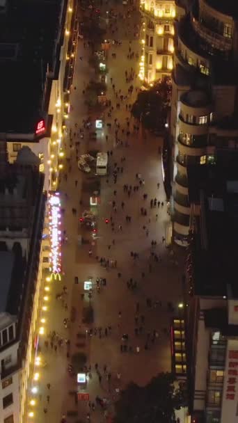 Люди Нанкин Роуд Ночью Пешеходная Улица Районе Хуанпу Шанхай Китай — стоковое видео