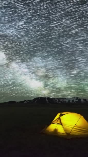 Caducidad Tiempo Acumulada Del Cielo Estrellado Nocturno Con Senderos Estelares — Vídeos de Stock