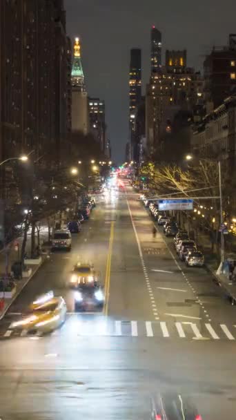 Manhattan Gece Vakti Araba Trafiği New York Cadde Cadde Kavşağı — Stok video