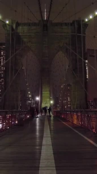 Brooklyn Bridge Manhattan Skyline Noite Nova Iorque Steadicam Shot Estados — Vídeo de Stock