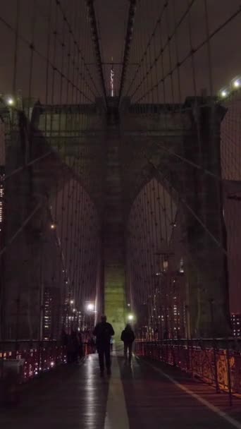 Brooklyn Bridge Manhattan Skyline Night New York City Steadicam Shot — Stock Video