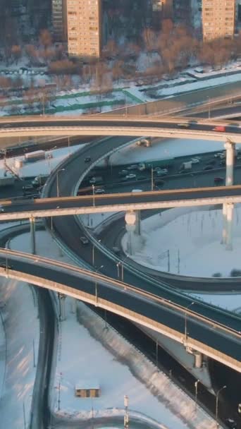 Complex Road Flyover Junction Cars Traffic Sunny Winter Evening City — Vídeo de Stock
