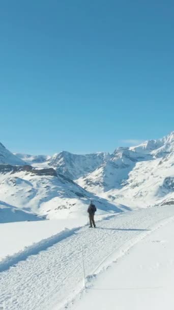 Blue Matterhorn Mountain Zimowy Dzień Turysta Alpy Szwajcarskie Szwajcaria Widok — Wideo stockowe