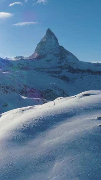 Blaues Matterhorn Einem Sonnigen Wintertag Schweizer Alpen Die Schweiz Luftaufnahme — Stockvideo