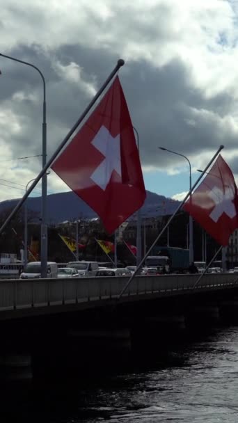 Geneva Switzerland Luty 2024 Most Mont Blanc Góry Flagi Szwajcarskie — Wideo stockowe