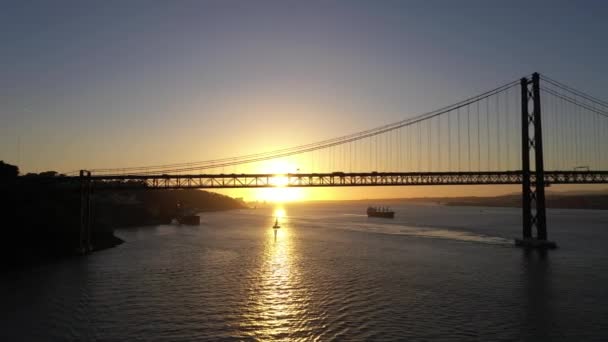 Silhouette Ponte Abril Pont Suspendu Coucher Soleil Voilier Pont Avril — Video