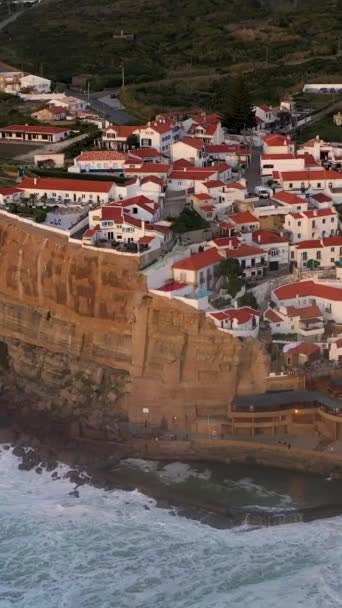 Casas Brancas Azenhas Mar Aldeia Portugal Pôr Sol Falésias Ondas — Vídeo de Stock