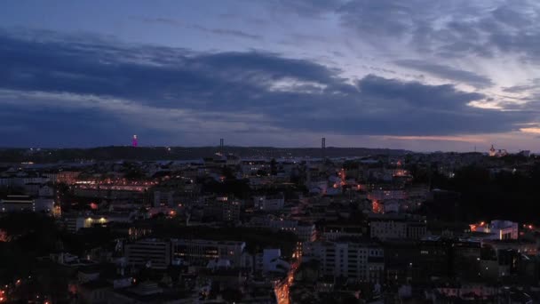 Lisszabon Skyline Tagus River Április Híd Esti Hajnalban Kék Óra — Stock videók