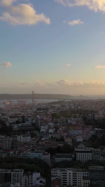 Lisbon Skyline Taag April Brug Bij Zonsondergang Gouden Uur Portugal — Stockvideo