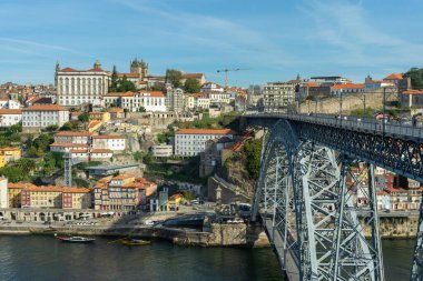 Porto Şehri, Douro Nehri ve Dom Luis Köprüsü 1. Turist bakış açısı Miradouro do Jardim do Morro. Portekiz