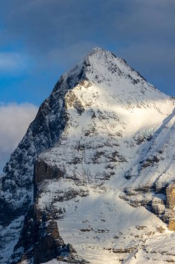 Eiger Dağı kışın Sunset 'te. İsviçre Alpleri. İsviçre