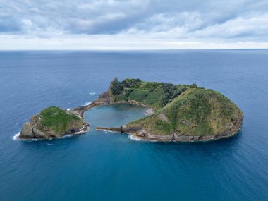 Vila Franca Adası ve Atlantik Okyanusu. Azores, Sao Miguel Adası. Portekiz. Hava Aracı Görüntüsü