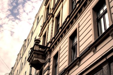 Şehirdeki eski bina.