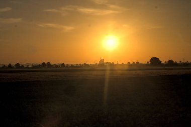 Parlak akşamın güzel manzarası