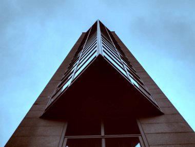 Şehrin modern binası