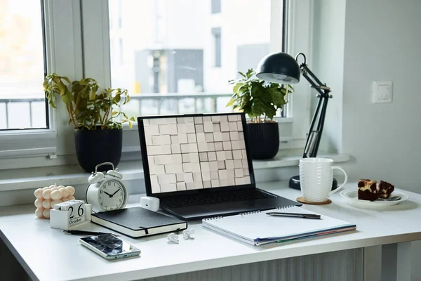 Arbeitsplatz Home Office Tisch Mit Laptop Notizbuch Und Heißem Kaffee — Stockfoto