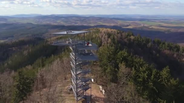 Aerial Drone View Mountains Covered Forest Observation Tower Tourists Peak — Stock Video