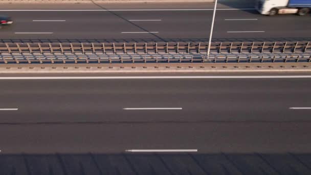 Автомобільна Дорога Видом Повітря Автомобілі Їздять Асфальтовій Дорозі Годину Пік — стокове відео