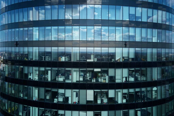 Μοντέρνα Πολυώροφη Πρόσοψη Κτιρίου Γραφείων Cityscape Πανόραμα Επιχειρηματικό Κέντρο Γυάλινη — Φωτογραφία Αρχείου
