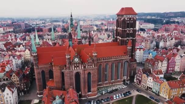 Γκντανσκ Πόλη Στην Πολωνία Θέα Στη Βασιλική Του Αγίου Μαρίας — Αρχείο Βίντεο