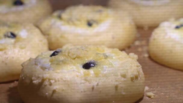 Fırında Pişen Tatlı Çörekler Fırının Hızlandırılmış Görüntüleri Yapımı Hamur Sıcak — Stok video