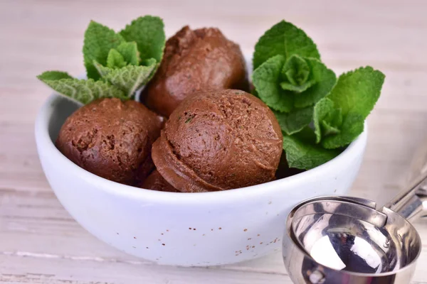 Chocolate Ice Cream Balls Mint Leaves Bowl Close — Stock Photo, Image