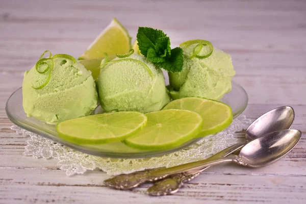 Homemade Lime Ice Cream Lime Ice Cream Balls Mint — Stock Photo, Image