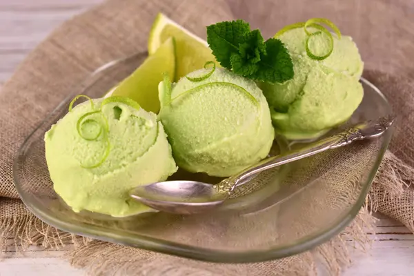 Scoop Lime Vanilla Ice Cream Decorated Mint Isolated White Background — Stock Photo, Image