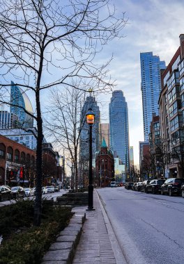 Gooderham Binası (ayrıca Flatiron Binası olarak da bilinir), Kanada 'nın Ontario eyaletinin Toronto şehrinde bulunan 49 Wellington Caddesi' nde bulunan tarihi bir ofis binasıdır..