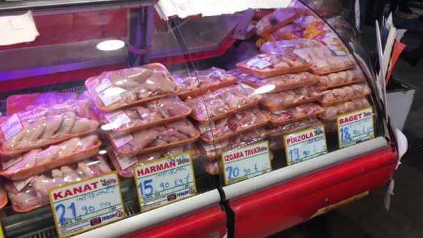 Glass Display Counter Packaged Poultry Display Butchers Shop Local Fresh — Stock Video