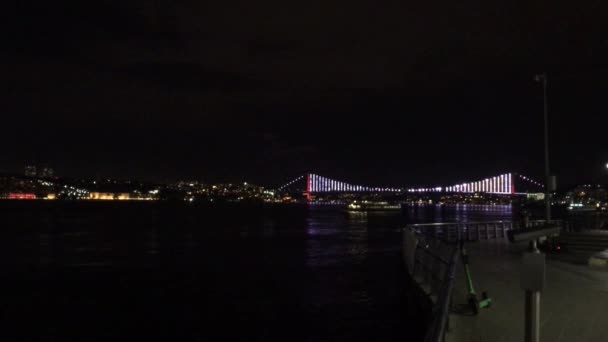 Spaziergang Ufer Des Uskudar Istanbul Türkei Nach Einbruch Der Dunkelheit — Stockvideo