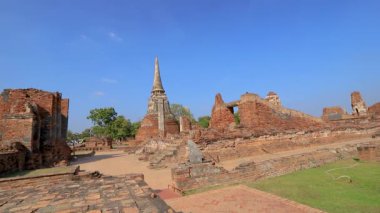 16 Aralık 2019 Wat Mahathat, Ayutthaya, Tayland. Tayland 'da neredeyse boş bir turizm sahası. Turizm sayısı azaldı ve bir daha geri dönmedi..