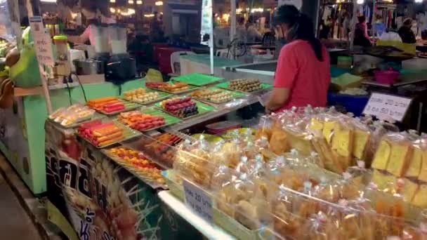 Marzo 2022 Thepprasit Night Market Pattaya Tailandia Comida Local Tailandesa — Vídeos de Stock