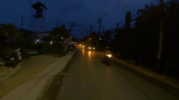 Januari 2024 Chalong Phuket Thailand Rijden Nachts Door Slecht Verlichte — Stockvideo