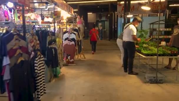 Февраля 2024 Года Нонтхабури Таиланд Обстановка Тайском Ночном Рынке Муанг — стоковое видео