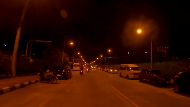 2024年1月12日 泰国普吉岛帕东 在一个安静的夜晚 驾车穿过巴东郊区 进入城市 — 图库视频影像