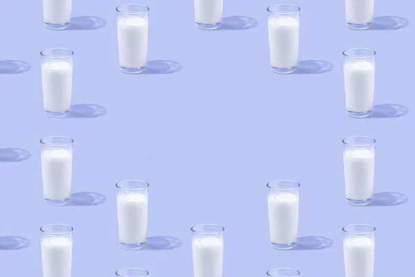 Minimal Natural Beverages Pattern Glasses Milk Pastel Purple Background Copy — Stock Photo, Image
