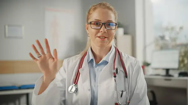 Ärztliche Online Sprechstunde Ärztin Führt Videoanruf Mit Patientin Erfahrene Gesundheitsexperten — Stockfoto