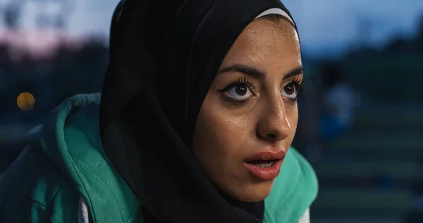 Closeup Portrait Muslim Arab Woman Running Outdoors Evening Sweating Tired — Stock Photo, Image