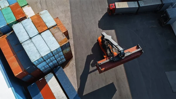 Colpo Aereo Dall Alto Verso Basso Gestore Container Che Trasporta — Foto Stock