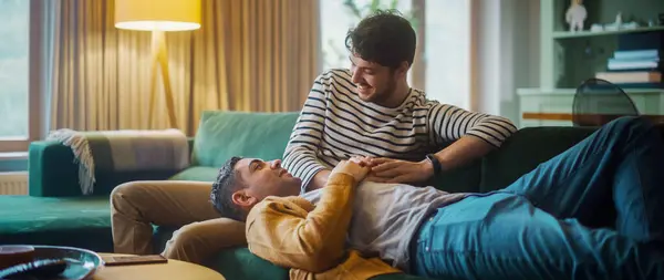 Gentle Scenes Stylish Young Adult Gay Couple Engelsk Happy Man – stockfoto