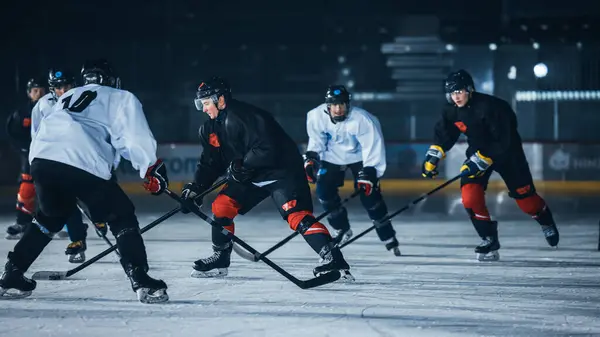 Dark Ice Hockey Rink Arena Young Players Training Learning Stick — Stock Photo, Image