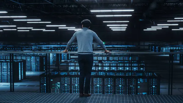 Data Center Engineer Looking Balcony Server Farm Cloud Computing Specialist — Stock Photo, Image