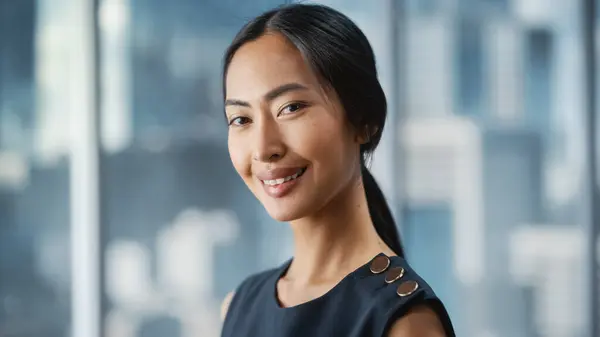 Beautiful Portrait Asian Businesswoman Stylish Black Dress Posing Next Window — Stock Photo, Image